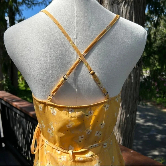 Mauby Strappy Satin Dainty All Over Floral Print Nectar Wrap Dress / Women’s XS - Picture 5 of 6